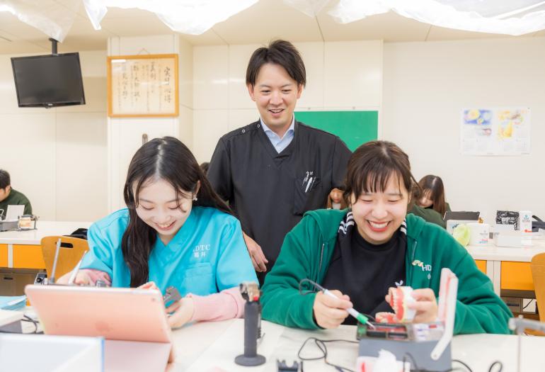 北海道歯科技術専門学校
