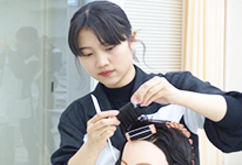 山野美容専門学校のセンパイメッセージ マナビジョン Benesseの大学 短期大学 専門学校の受験 進学情報
